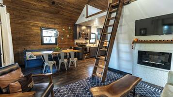Smart TV, fireplace