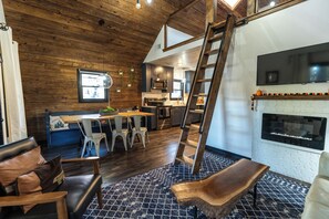 Smart TV y chimenea 