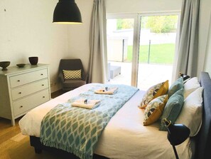 Apartment | 2 bedrooms, premium bedding, individually decorated - Large Retro Chic Flat 100m2 in City Center - Parking (Luxembourg City)