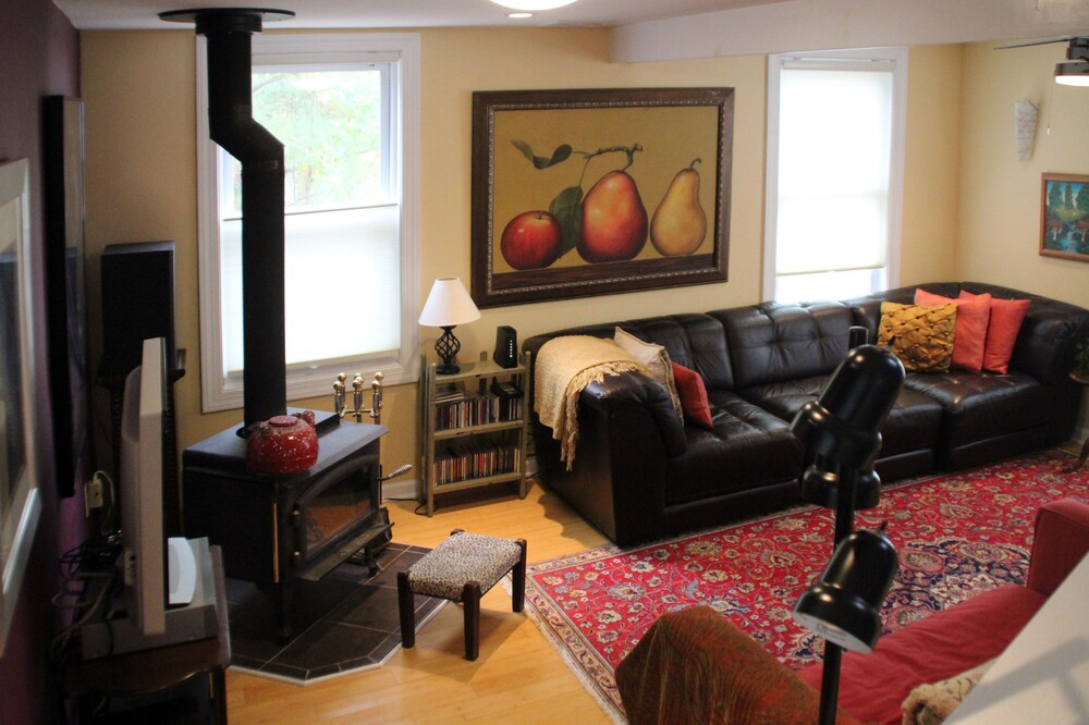 Charming and Cozy with a Waterview