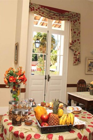 Breakfast area - Pousada Palácio de Cristal (Petrópolis)