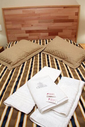 Standard Twin Room | 1 bedroom, minibar, free WiFi, bed sheets