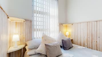 Classic Apartment | 2 bedrooms, blackout curtains, iron/ironing board, free cots/infant beds