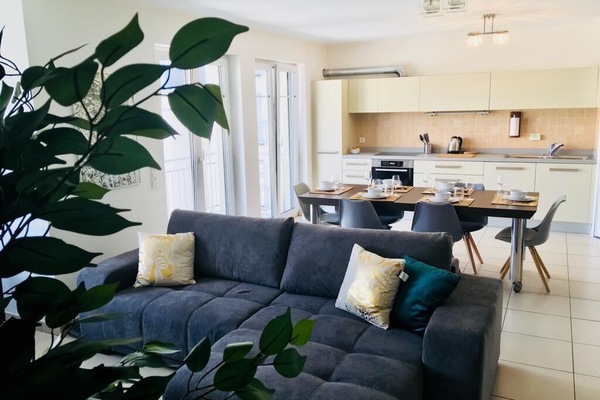 Apartment | Living area | Smart TV, Netflix, streaming services