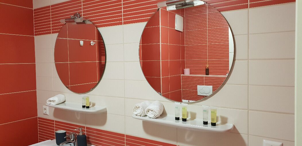 Apartemen | Kamar mandi | Shower, pengering rambut, handuk, dan sabun