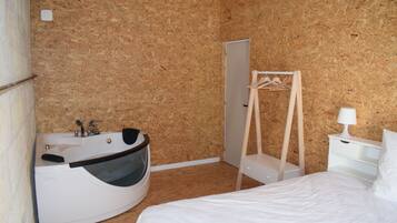 3 chambres, fer et planche Ă repasser, Wi-Fi gratuit, draps fournis