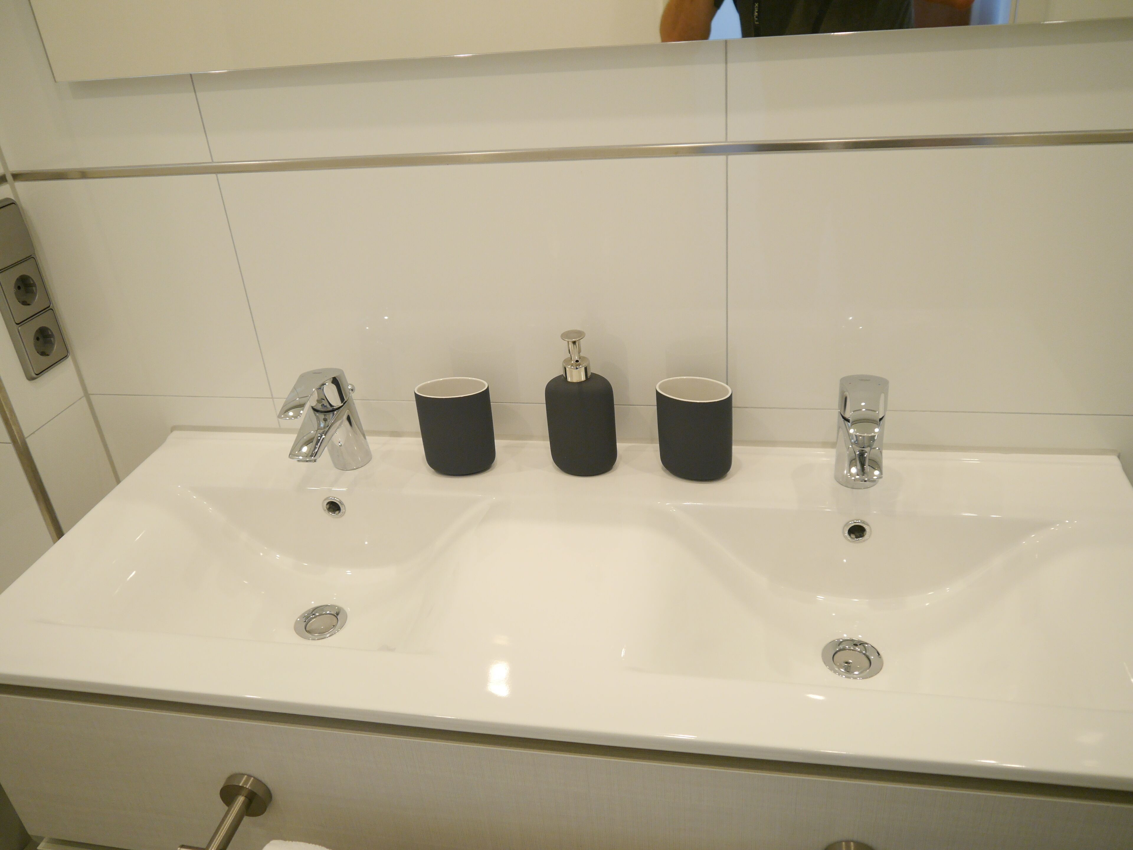 classic quadruple room | bathroom sink