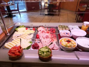 Daily buffet breakfast for a fee - Hotel Tuniberg (Freiburg im Breisgau)