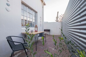BBQ/picnic area - The Barn Strand (Cape Town)