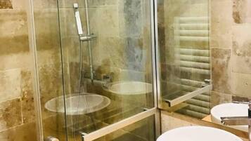 Apartment | Bathroom