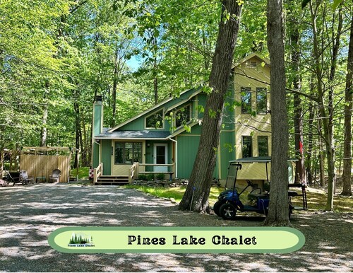 Pines Lake Chalet, Poconos! Hot Tub, Golf Cart, Fire Pit, Family Memories! 