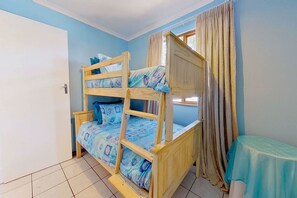 Apartamento conforto, 2 quartos | 2 quartos, escrivaninha, cortinas blackout, berços grátis