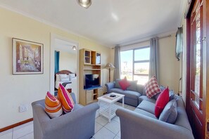 Interior - Akkedissie 1 (Cape Town)