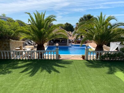 5-bedroom villa, with fabulous private pool, situated close to Puerto Portals