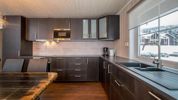 Apartment hotel 8 beds | Private kitchen | Microwave, oven, stovetop, dishwasher