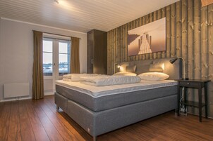 Apartment hotel 8 beds | Cribs/infant beds, free WiFi, bed sheets