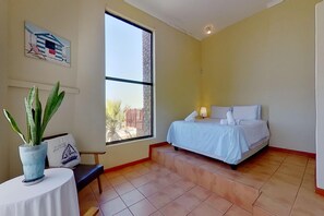Deluxe Apartment | 4 bedrooms, desk, blackout curtains, iron/ironing board - Saldanha Heights (Saldanha)
