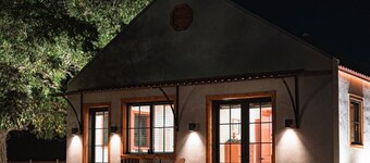 Little Dutch Cabin #100 | Soaker Tub | Pickleball