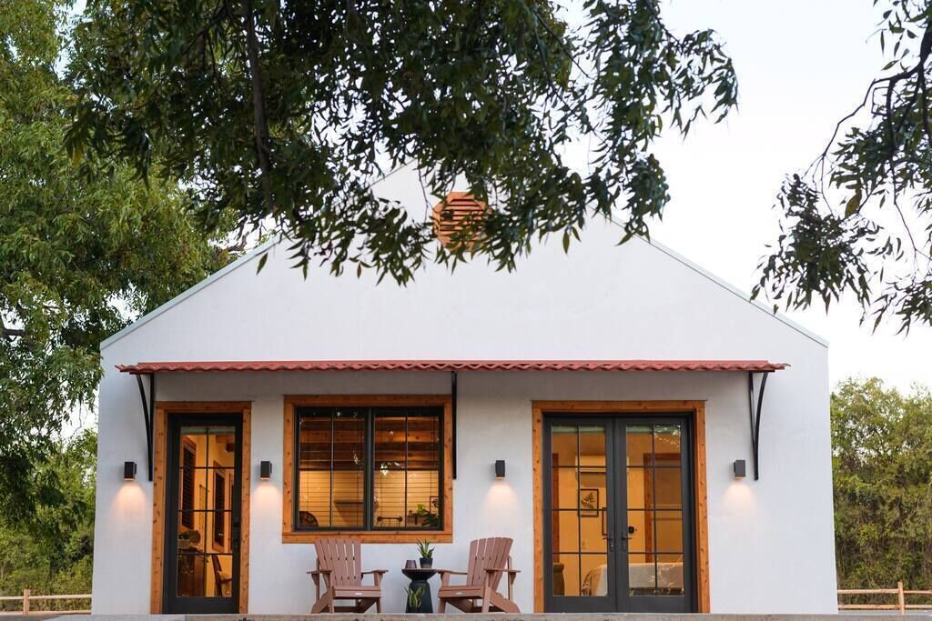 Little Dutch Cabin #100- 12 min to Magnolia-Baylor