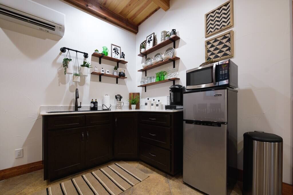 Little Dutch Cabin #100- 12 min to Magnolia-Baylor