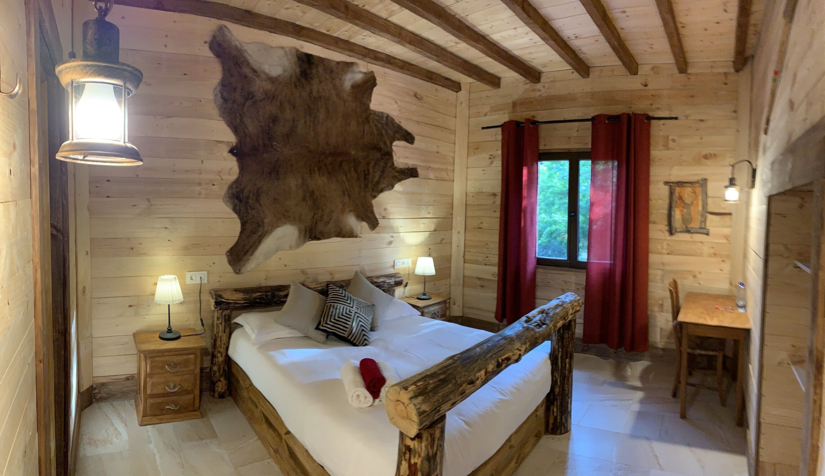 Basic Room (Bola del Mundo) | Free WiFi, bed sheets