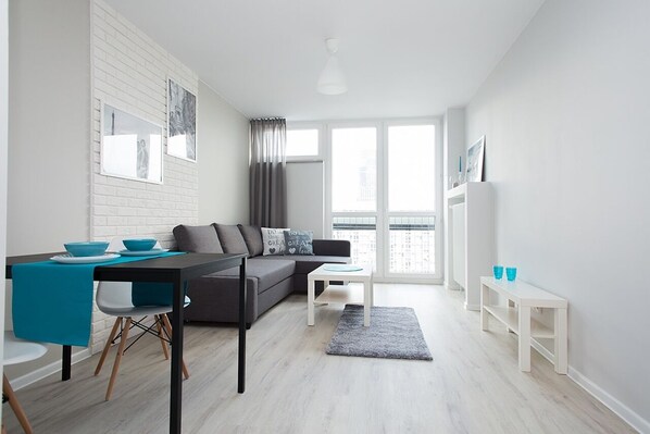 Apartment (1) | Wohnzimmer | LCD-Fernseher