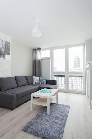 Apartment (1) | Wohnzimmer | LCD-Fernseher