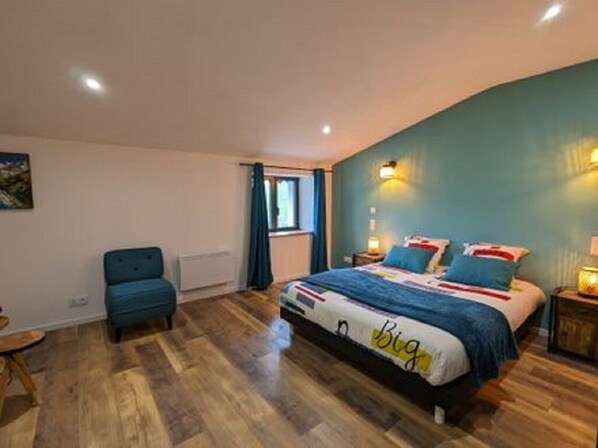 4 Schlafzimmer, Zimmersafe, Bügeleisen/Bügelbrett, kostenloses WLAN