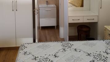 Villa, 3 Bedrooms | 3 bedrooms, in-room safe, iron/ironing board, free cribs/infant beds