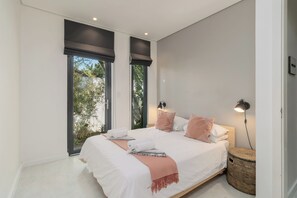 1 chambre, fer et planche Ă repasser, lit parapluie, Wi-Fi