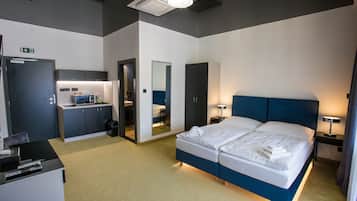 豪華開放式客房 | 客房內保險箱、獨特裝潢、布置獨特、書桌