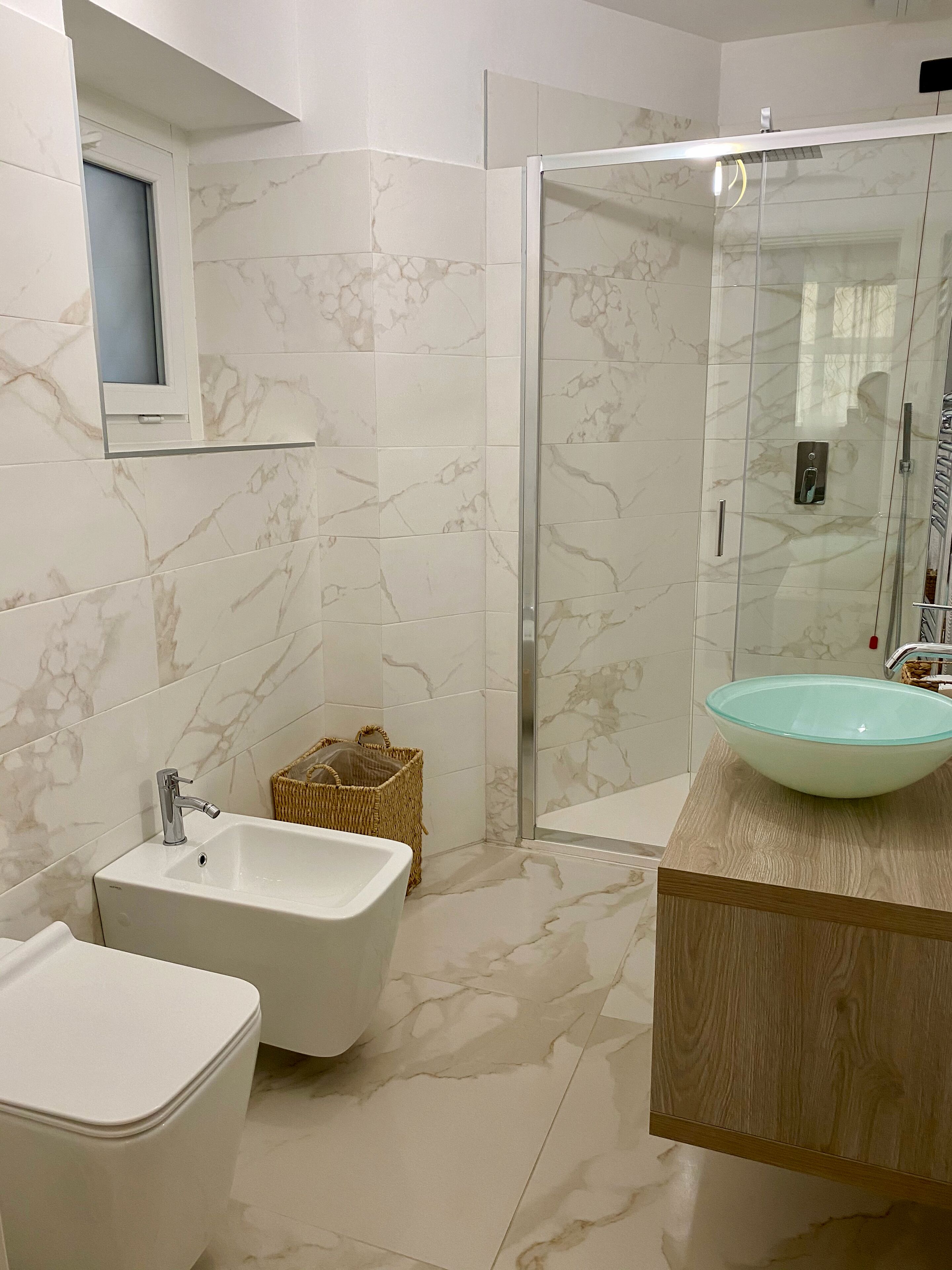 Foto - Gatto Bianco Le Mura