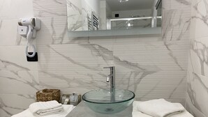 浴室洗手台