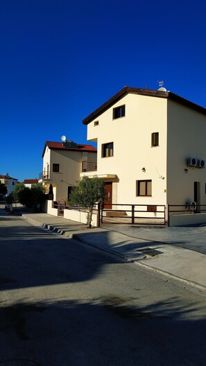 Exterior detail - Afrodite Luxury Villa Complex 4 bedroom (Pyla)