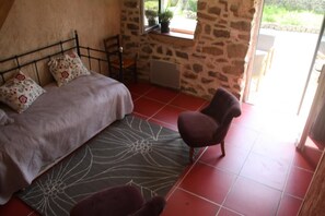 Room (Mez) | Living area