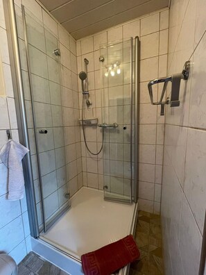 Shower, hair dryer, towels, soap - Holiday house in a quiet location and near the forest (Wernigerode)