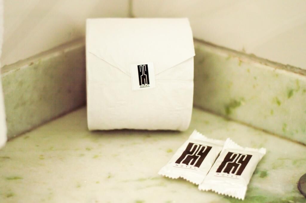 shower, towels, soap, shampoo