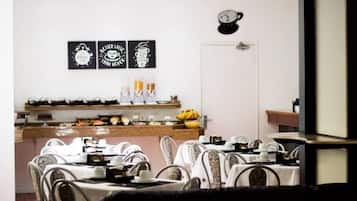 Desayuno buffet incluido todos los días