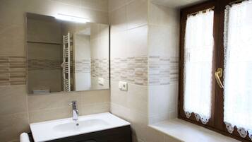 House, 3 Bedrooms (Second Floor) | Bathroom | Shower, hair dryer, towels, soap