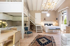 7 soverom, safe på rommet, strykejern/-brett og reiseseng for barn