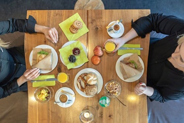 Petit déjeuner à emporter compris tous les jours