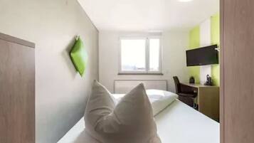 Enkeltværelse | Individuelt design, individuel indretning, skrivebord