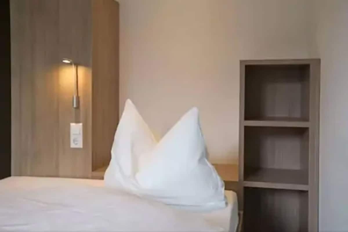Chambre Simple | Décoration personnalisée, ameublement personnalisé, bureau