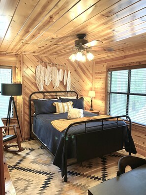 3 habitaciones, tabla de planchar con plancha, wifi y ropa de cama