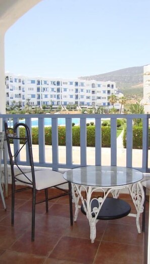 Apartamento superior, 2 habitaciones | Balcón