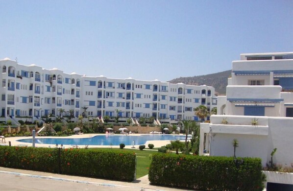 Seasonal outdoor pool