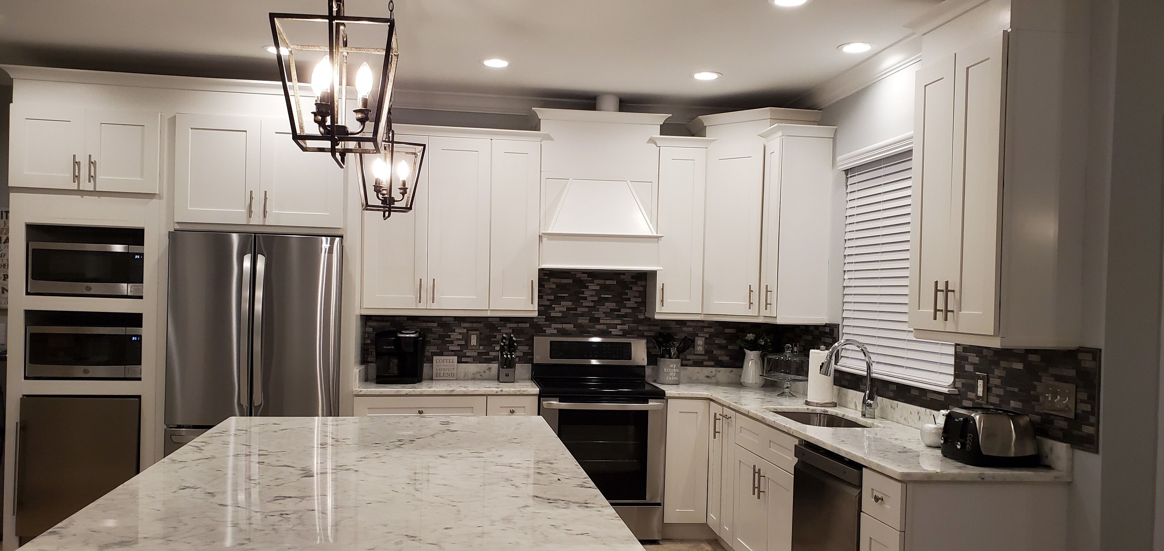  Gorgeous Home ~ Sleeps 24/ 7BR/6BA Private Pool/Spa, Pets, Close to Beach & Ent