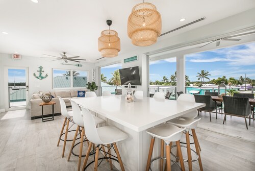 4BR 3BATH, Lämmitetty uima-allas, kotelo, uusi rakennus