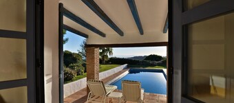 Attractive country villa with private pool and spectacular views
