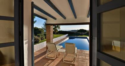 Attractive country villa with private pool and spectacular views